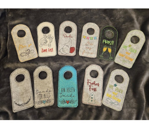 2€ ZUSATZTÜRCHEN 3. Dezember - Stickserie - 12 ITH Flaschenanhänger Vol. 3